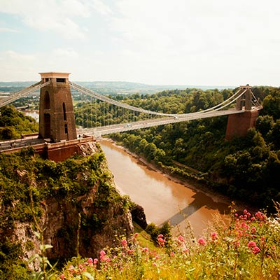 Cursos de idiomas en el extranjero para grupos escolares en Bristol