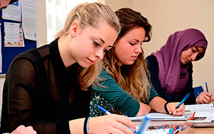 Cursos de inglés de preparación exámenes oficiales Cambridge en Liverpool Inglaterra