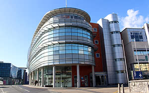 Cursos de inglés de preparación exámenes oficiales Cambridge en Galway Irlanda